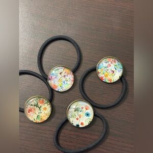 Set of 5 floral hair ties